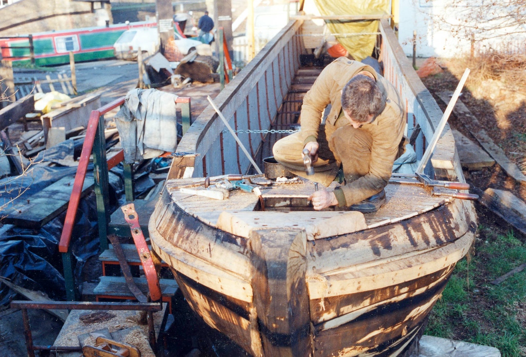 RickyWaterTrust's tweet photo. Roger renovations back in the 1990's
#ThrowbackThursday #HistoricBoat #BritishHistory #Grandunioncanal #learningatthelock #tbt #throwback #narrowboat #heritage https://t.co/HN5yMnWbEF