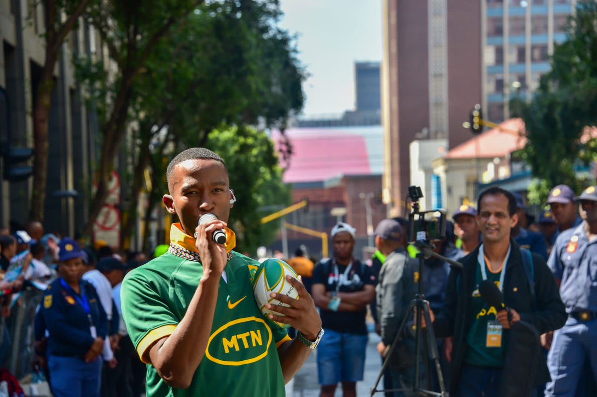 SABCNews's tweet photo. IN PICTURES | #Springboks victory tour
#springbokstour #SpringboksRWC
Pictures by GCIS
https://t.co/QRKHZm2dY1 https://t.co/REO4X9LQI4