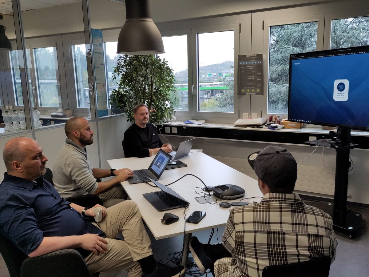 WeSendit's tweet photo. Thanks to @SwissCryptoJay1 for the visit and the exciting exchange as we eagerly prepare for the launch of WeSendit 3.0 with all our partners! Get ready for an epic journey in the weeks to come! 🚀 #WeSenditCommunity #ExcitingTimesFuture #Influencer #marketing #exchange #roadmap #wsi