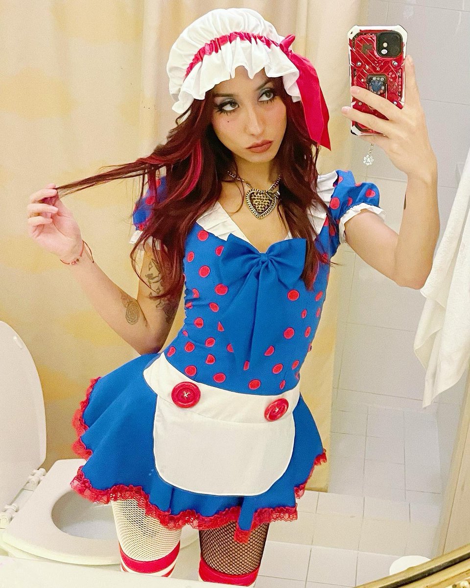 scarylovestory's tweet image. Q bonitos ojos tienes kiero ch*p*rte el p*n*