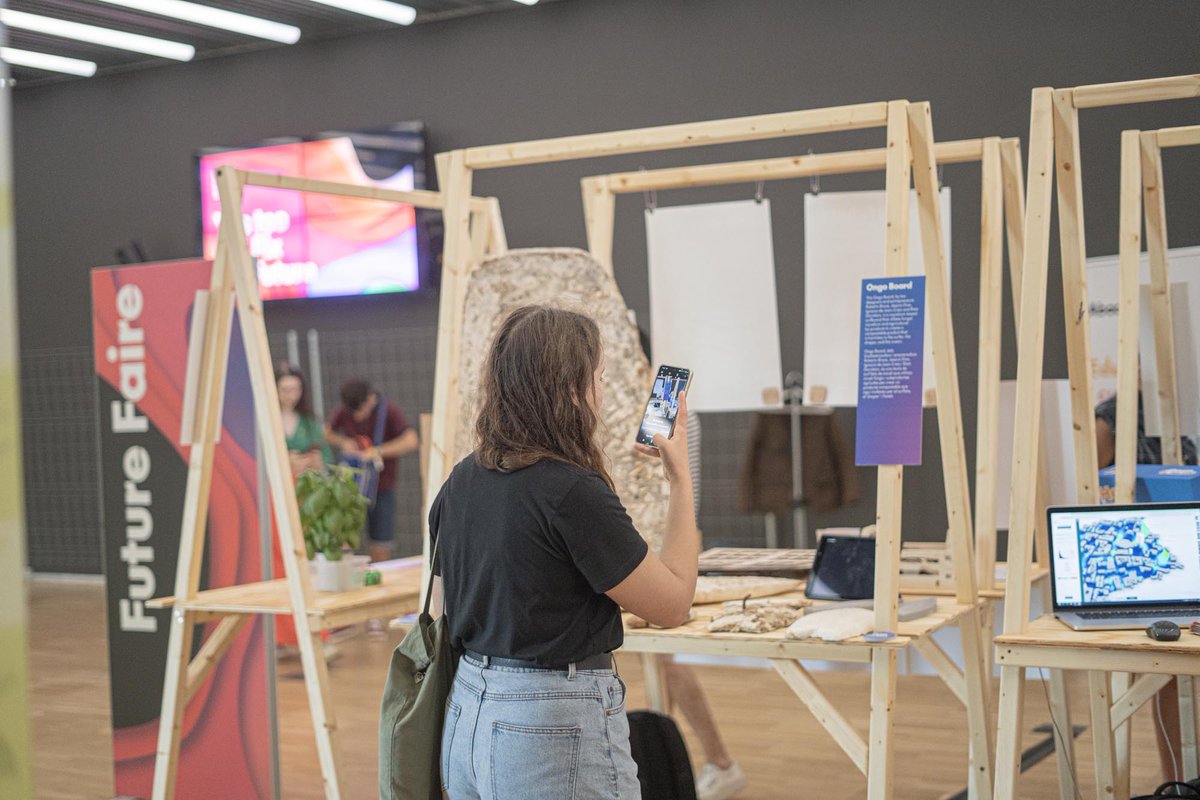 fablabbcn's tweet photo. 🌱 Projects by alumni of the Master in Design for Emergent Futures were recently featured in @FixingFutureBCN and @dutchdesignweek! Both events provided a space for #MDEF alumni to invite visitors to engage with their innovative projects. Read more here: https://t.co/ebVtr2ntkr https://t.co/SnN1Q7LUMI