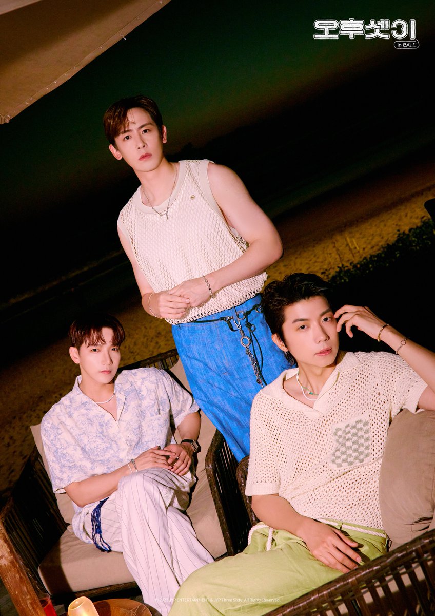 [오후셋이]
2024 SEASON'S GREETINGS &amp; OFFICIAL MERCH TEASER IMAGES 

🏝️MERCH INFO 11.06 (KST)
🏝️ONLINE PRE-ORDER 11.08 (KST)

#2PM #투피엠
#JUN_K #준케이
#NICHKHUN #닉쿤
#JangWooyoung #우영 #장우영
#오후셋이 #3Buddies_at_2PM
