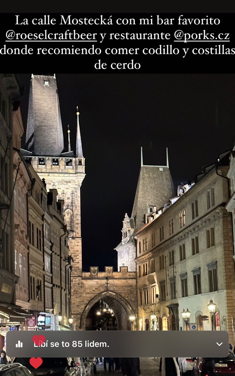 guiadepraga's tweet image. La calle Mostecka donde puedes comer un excelente codillo y tomar una cerveza artesanal en mi bar favorito Roesel
#praga #cervezacheca #codillo