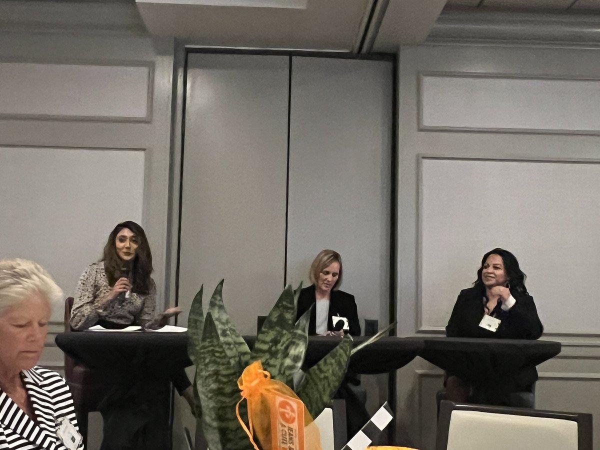 loriecristofaro's tweet photo. Excited to learn from these #WiserWomen at #WELL23! https://t.co/IyaSLjxKXU