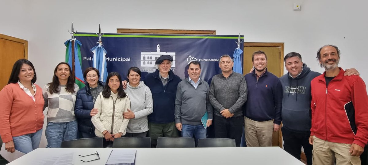 BertellysHernan's tweet photo. Esta mañana nos reunimos con la comisión organizadora de la Fiesta del arraigo y la familia rural para hacer un balance de su primera edición. La misma se desarrolló con gran éxito en el mes de octubre en el Paraje Pablo Acosta. https://t.co/8bTfxLnJve