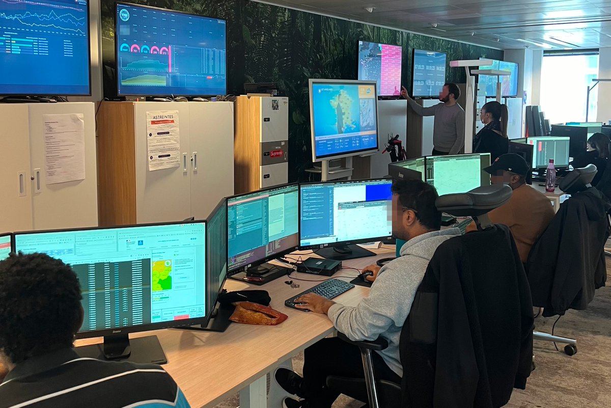 Free_1337's tweet image. Le point à 16h, nb de sites hors service :
- MANCHE (50) : 60
- CALVADOS (14) : 48
- ILE ET VILAINE (35) : 41
- COTES D'ARMOR (22) : 98
- MORBIHAN (56) : 104
- FINISTERE (29) : 145
- ORNE (61) : 10
- SEINE MARITIME (76) : 55
- PAS DE CALAIS (62) : 17
- EURE (27) : 13

Nos équipes…