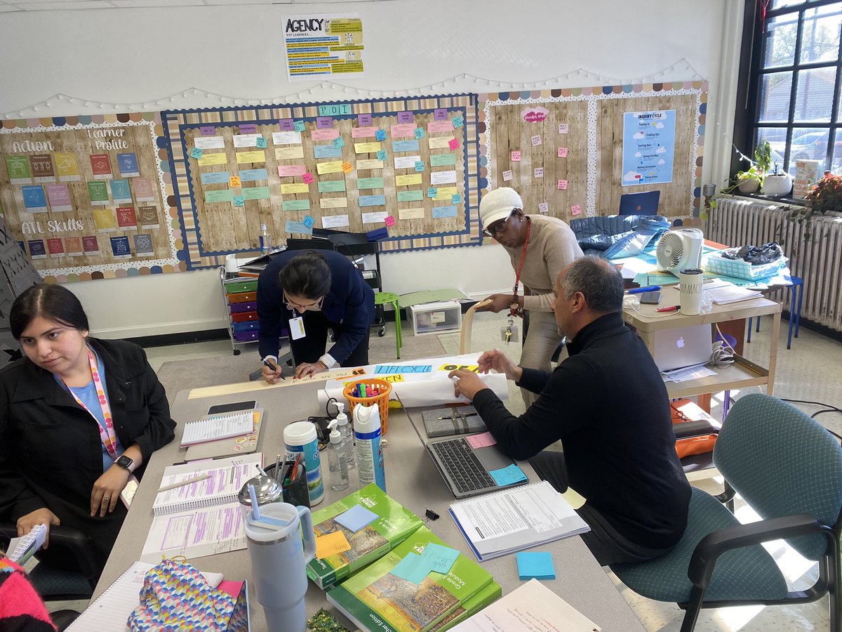 MsMari_0's tweet photo. Peeler Pirates collaborating to ensure we are providing our engaging our kiddos! @PeelerPirates https://t.co/dHNudLmkEN