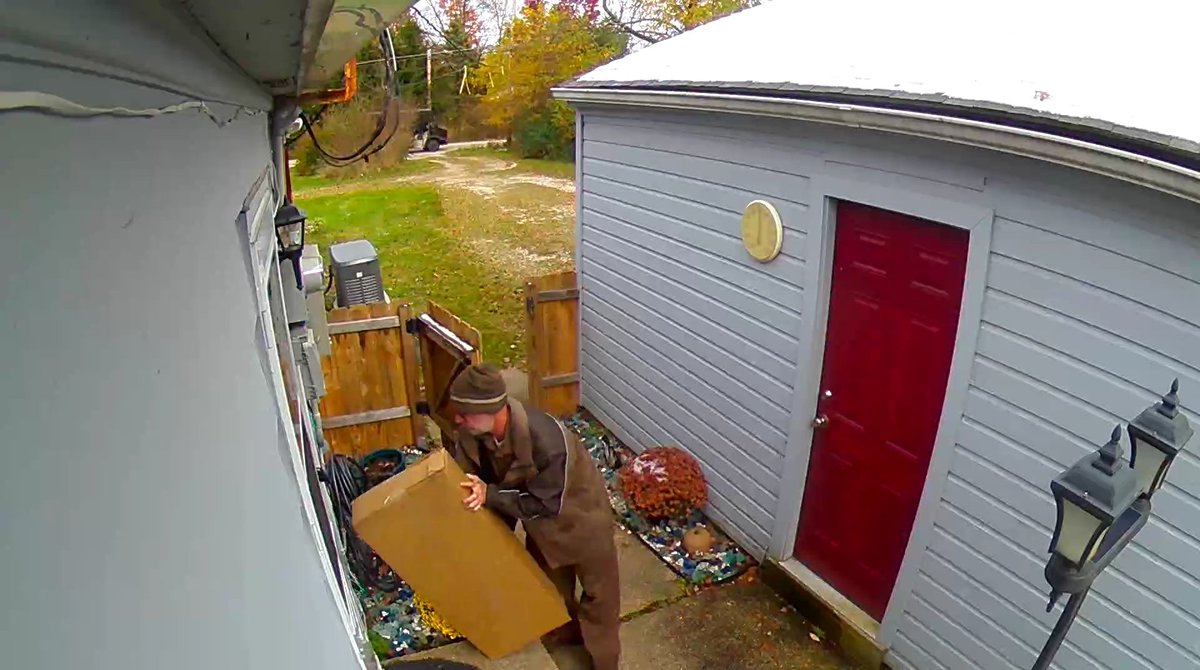 _waldman's tweet photo. @UPS Train your drivers better.  We have a visibly marked area letting people know not to open our gate.  We have 2 dogs who are a major flight risk.  This is unacceptable for a driver to go into a marked area that prohibits them from entering.  And then leave the gate open! https://t.co/Elbd8Gr2gE