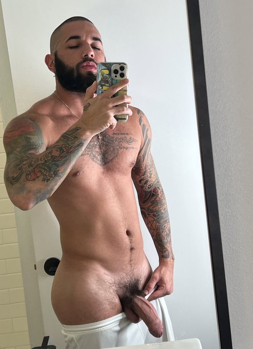 Can you give it a kiss?💋🥵  FREE OF link in the comment👇 https://t.co/WPvS36jdWj