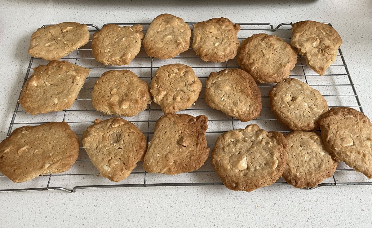 ElizAthertonSop's tweet photo. My little baker is turning out to be just as good as his big brother! πππ»π
#HalfTermBaking #HomeCooking #WhiteChocolateChipCookies https://t.co/PtaqMBvI6l