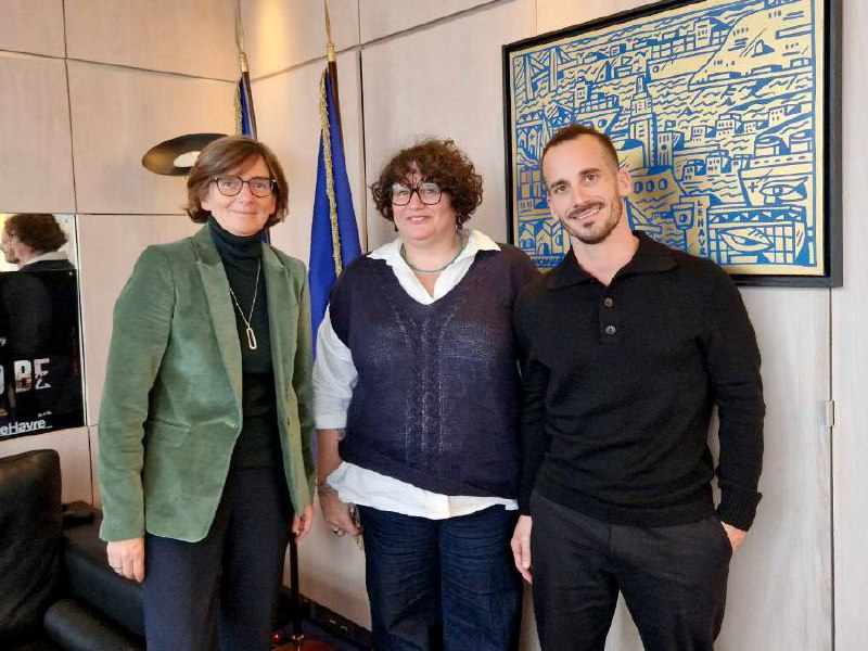 Echanges avec l'Union nationale des Maisons Sport-Santé et sa présidente, Annabelle Grousset, sur la nécessité de renforcer leur réseau sur le territoire en lien avec <a href="/Sante_Gouv/">Ministère de la Santé</a>. 

2024 sera l'année du sport ... et du sport-santé !