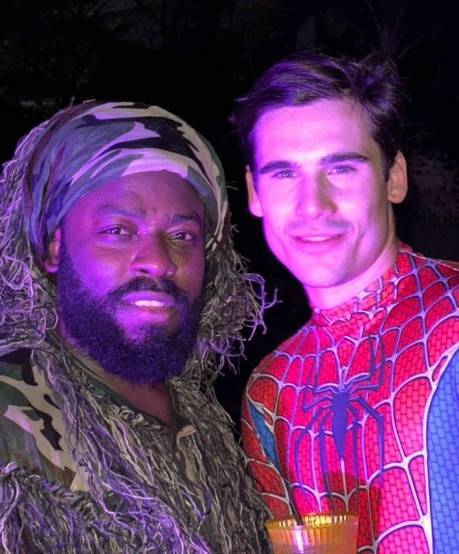 poptime's tweet image. Nicolas Prattes de “Homem Aranha” pro Halloween 🥵🔥