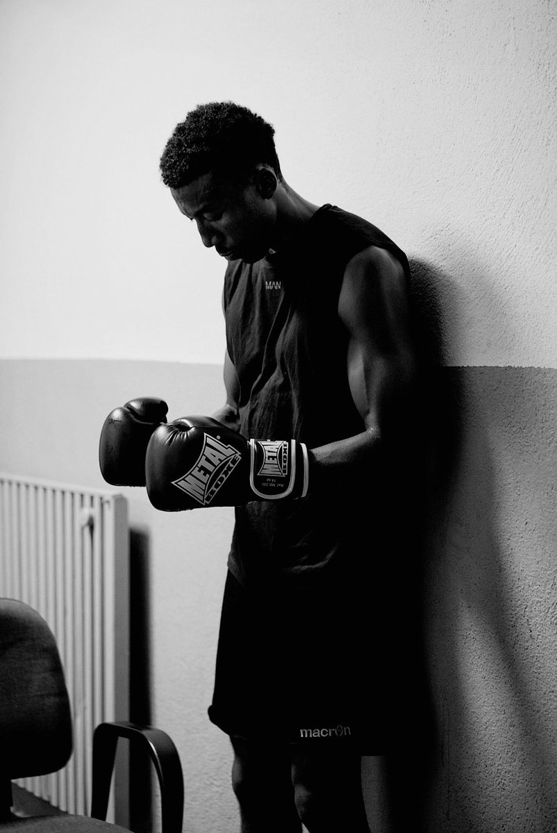 La famille, j'ai la chance de donner cours à la <a href="/yard/">YARD</a> ce Samedi sur le thème de l'héritage! Ce cours est en partenariat avec la marque Jordan et Snipes. Je donnerai un cours de moodboard ainsi que de scripte.