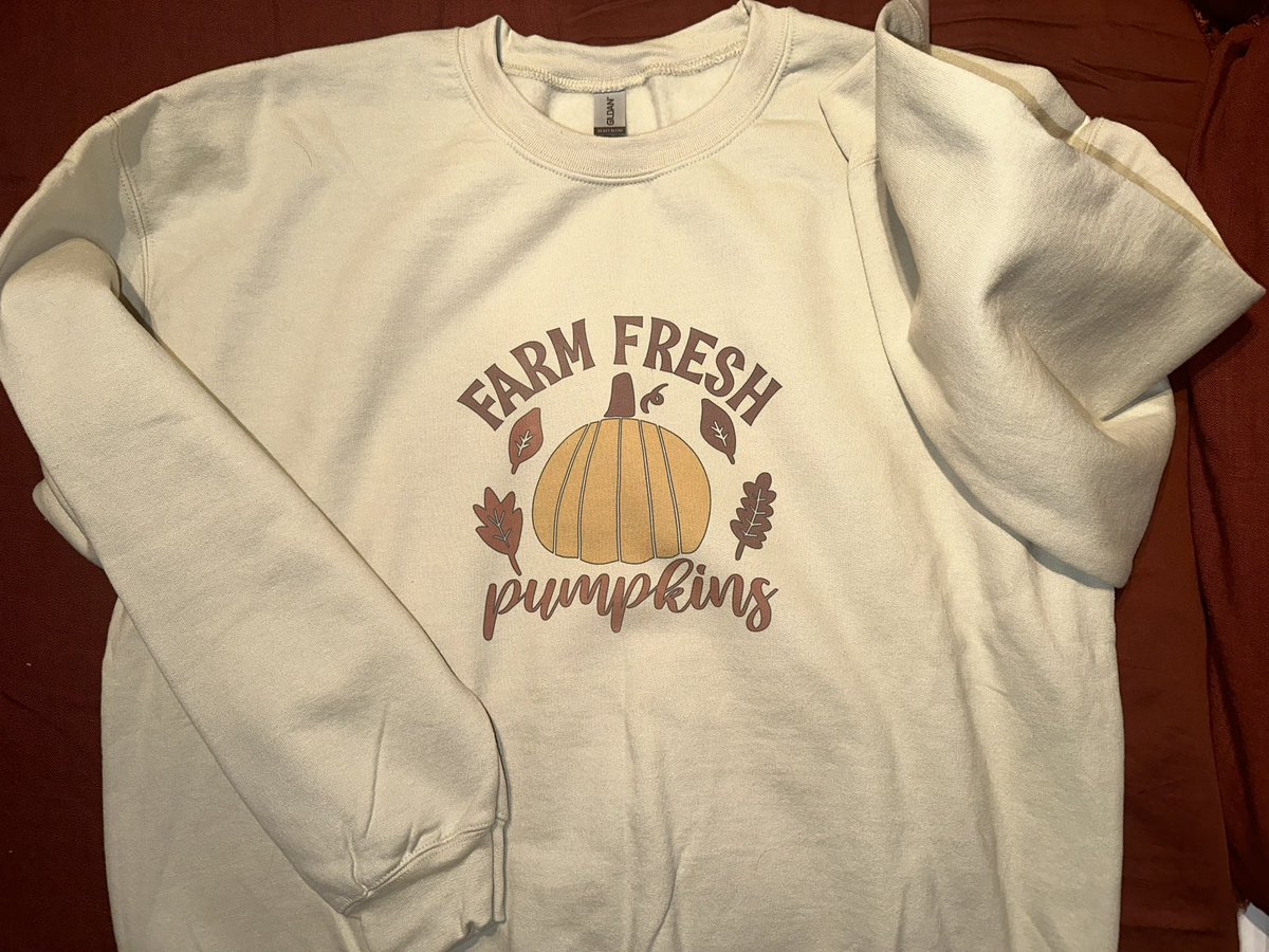 DDiaz328's tweet photo. Teacher and friends come visit us at the Upper Valley Market this Sunday Nov. 5th. 
#CustomOrdersAvailable https://t.co/lXXiQi98Mg