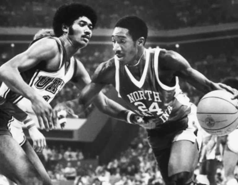 GreatDayTarHeel's tweet photo. RIP to UNC legend, Walter Davis. 🏀🐏 https://t.co/0639mk7Q35