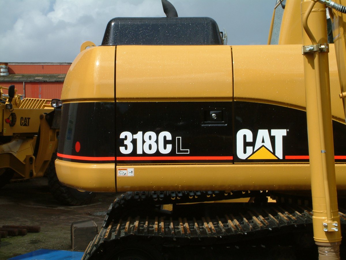 FinningNews's tweet photo. For today’s #ThrowbackThursday we've found some Cannock yard pictures from 2004. 
We wonder where these machines are today 🤔
 
#Caterpillar #Excavator #TBT #TogetherForGenerations #Finning #FinningUKIreland https://t.co/mvjndfyiDj