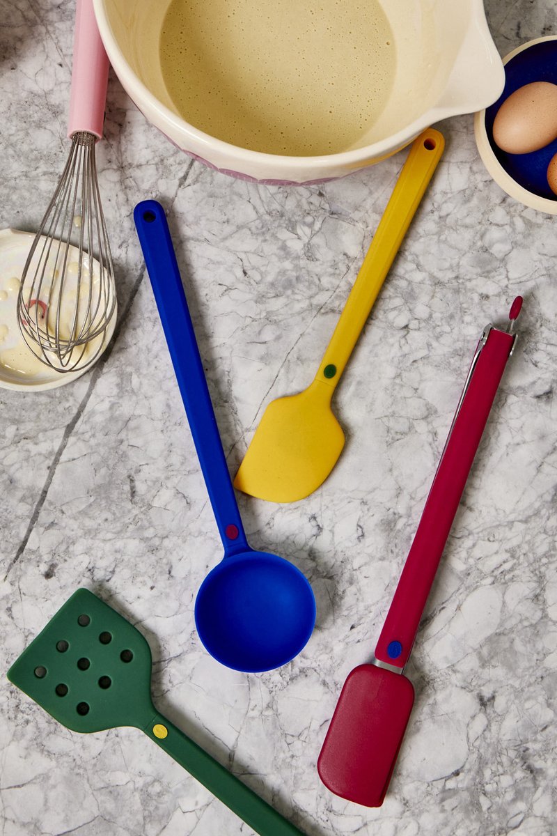 The Great Tool Family is finally here! Our five essential silicone utensils are handcrafted from food-grade, chemical-free silicone. With a durable, ergonomic design, they're comfortable and easy to grip (and gift this holiday season).

greatjonesgoods.com/products/the-g…