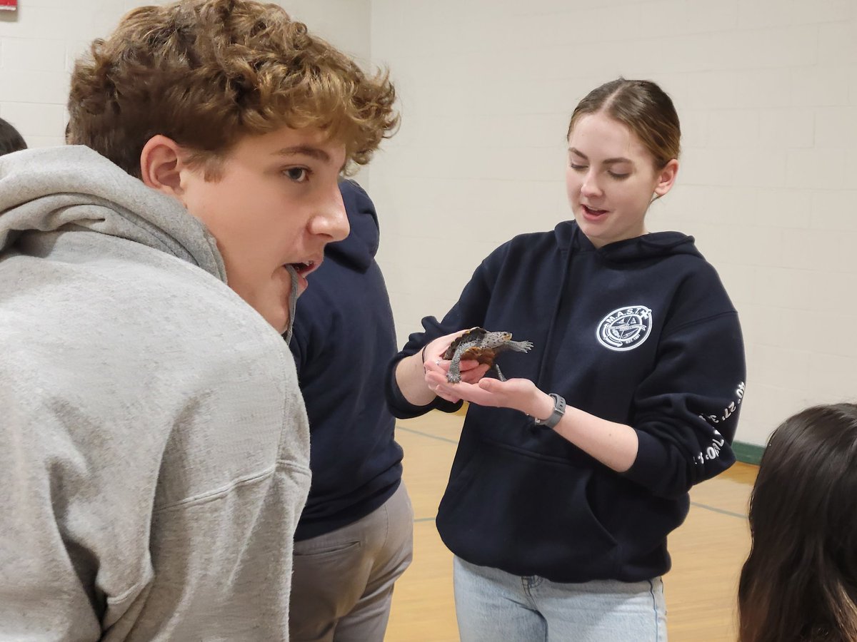 BioteachNg's tweet photo. Thank you @HazletMiddle for hosting our marine science program! We loved meeting your 8th grade honors students today and teaching them about terrapins, seashells, Climate Change, and local animals in NJ! https://t.co/ps6worjdRx