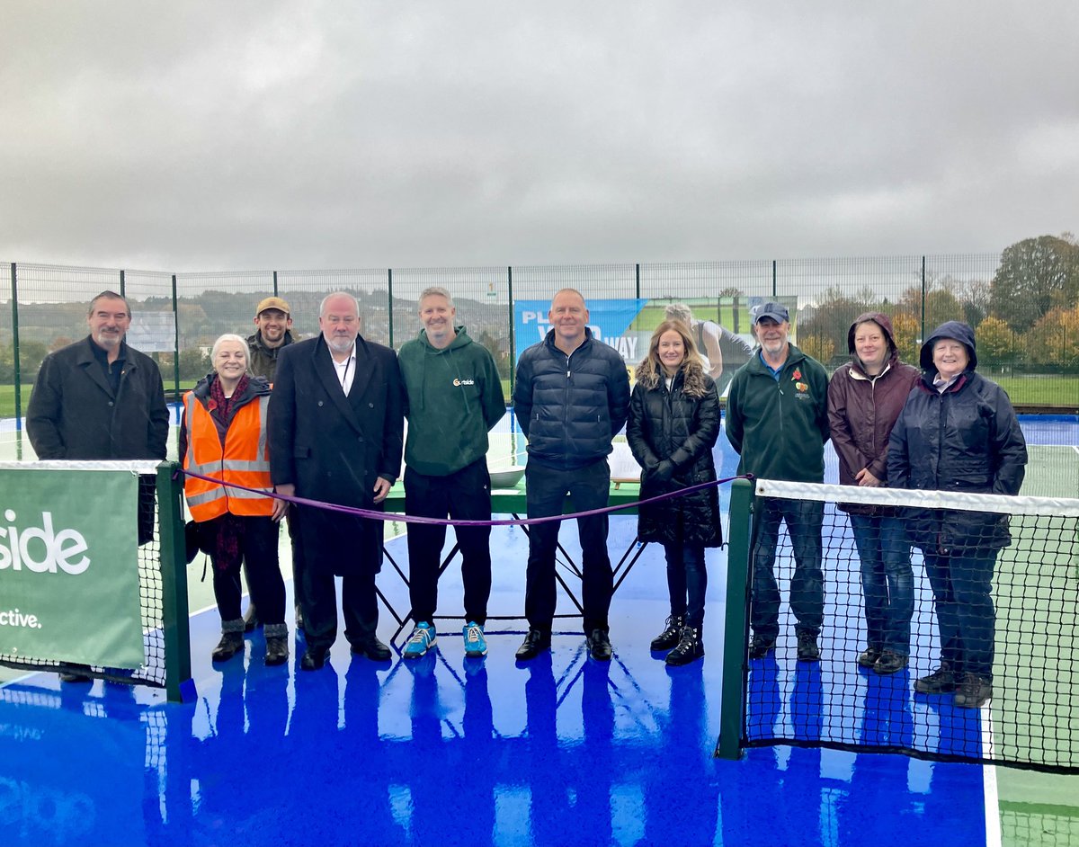 A very wet morning in Sheffield but fantastic to have the refurbished tennis courts at Hollinsend Park officially opened today. The courts haven’t been used for many years and will be a great addition to parks tennis in the city! @ParksSheffield @YorkshireTennis @premiertennisuk