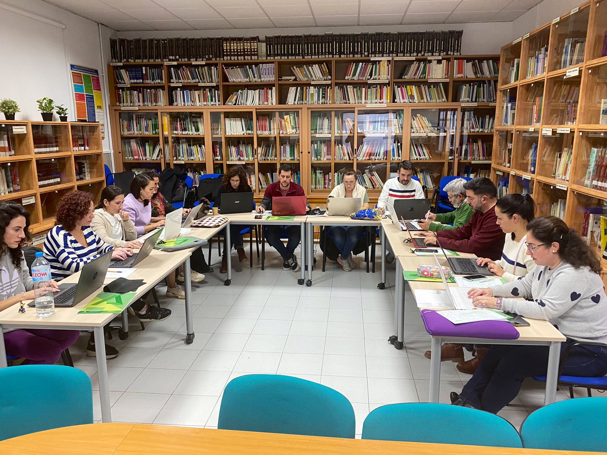 CEIPMontejaque's tweet photo. Formación en el @cepronda. Implementación de la LOMLOE en el aula. https://t.co/1lAFS50ECD