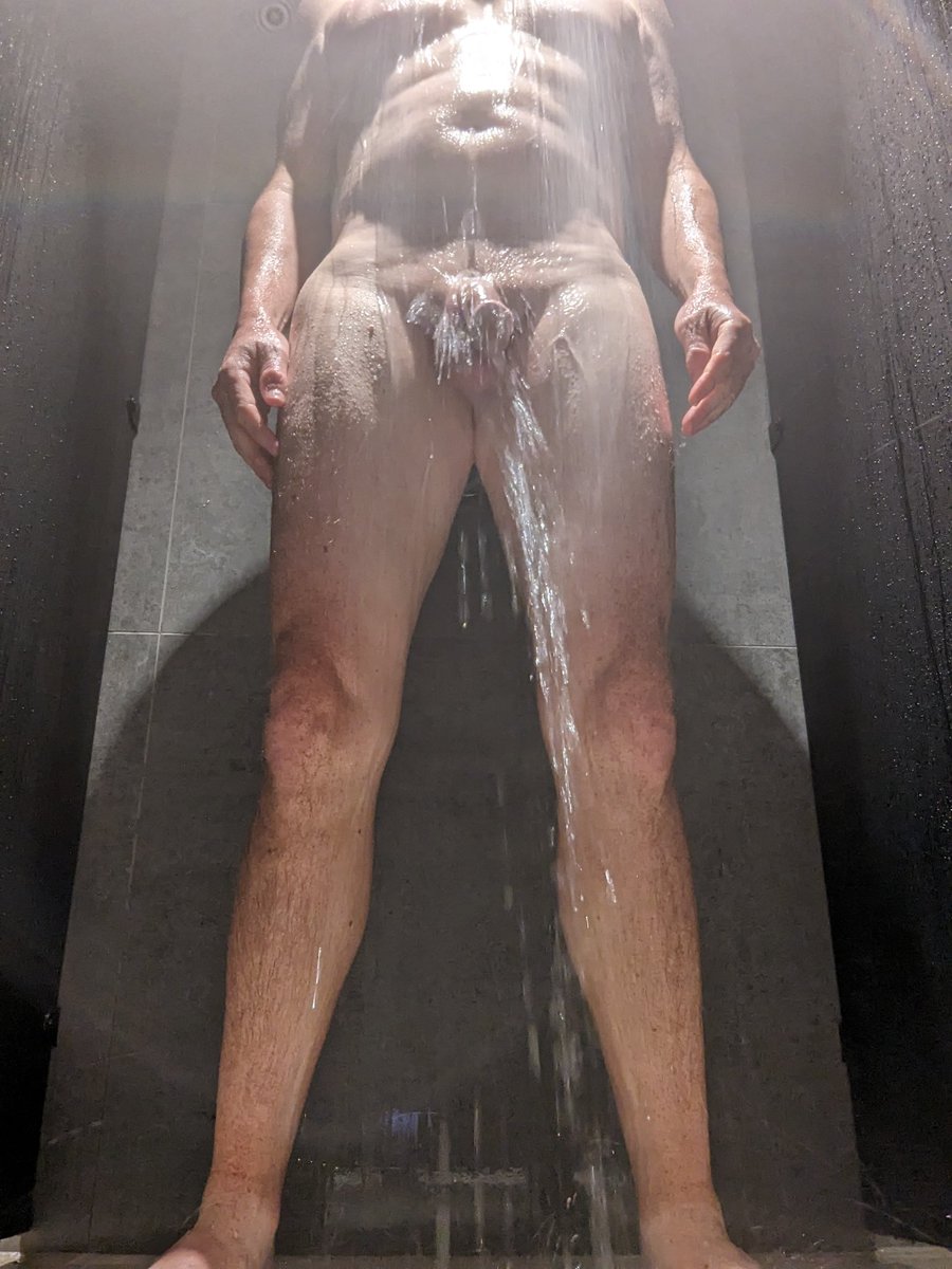 robbienine's tweet photo. Shower at work (with the door open obvs #exhibitionist #smallcock https://t.co/F0O0ydp8Lo