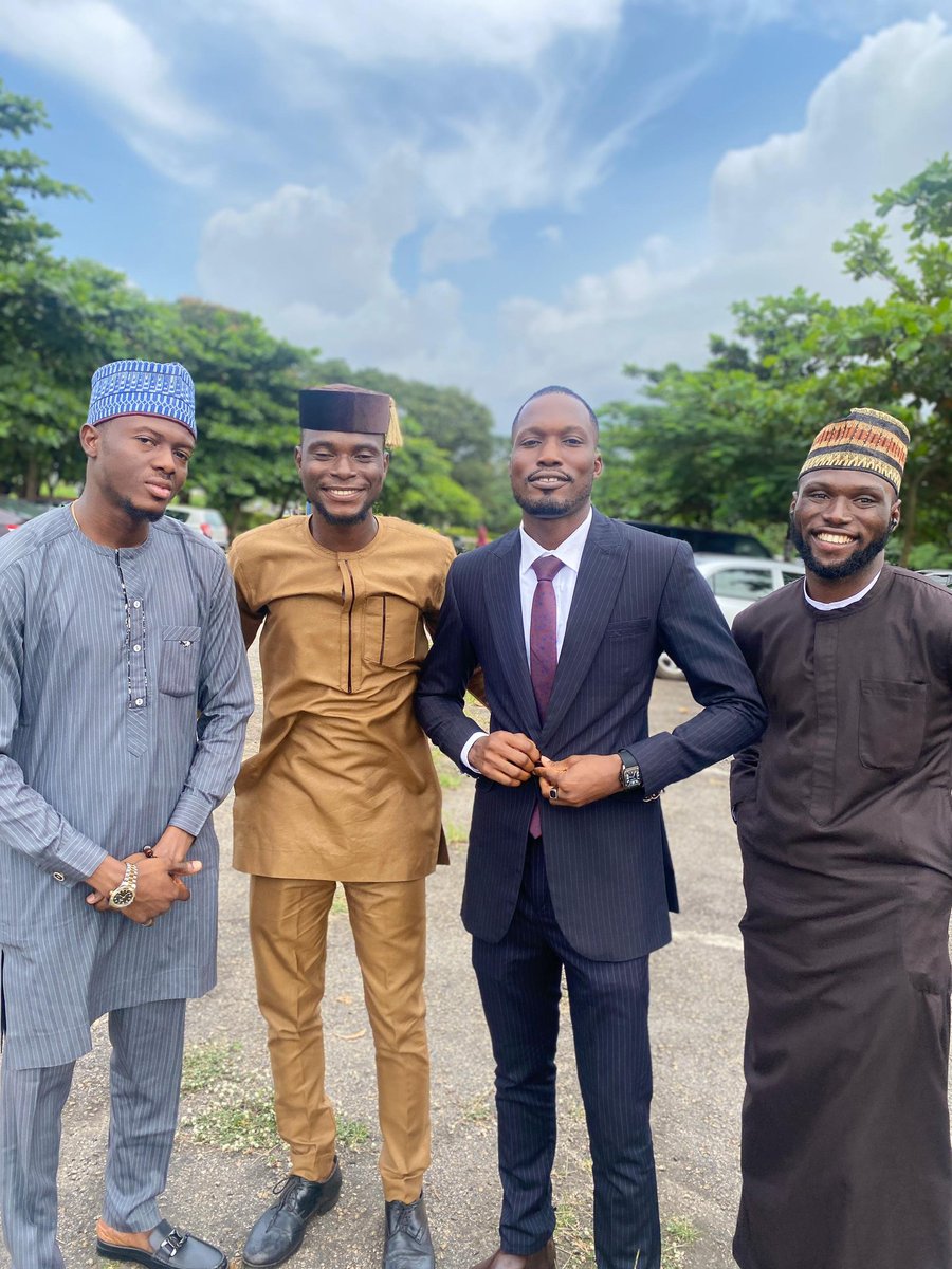 seunoyeniyi_'s tweet photo. Me and my 'Feofle'
#projectseminar https://t.co/HdKU8XpjOm