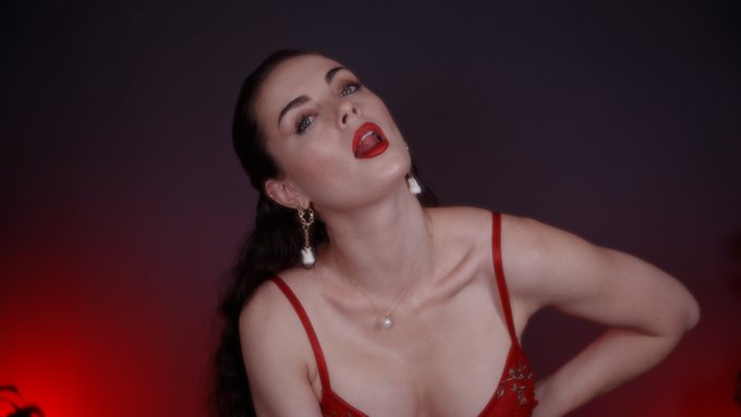 Little test shoot featuring my new favorite possession, these real human teeth earrings I got in Salem