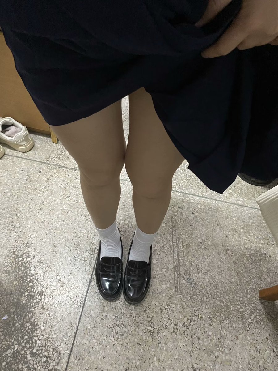 xiannvll's tweet photo. 下面痒，可以帮一下忙吗？ https://t.co/PgIAFTXDB2