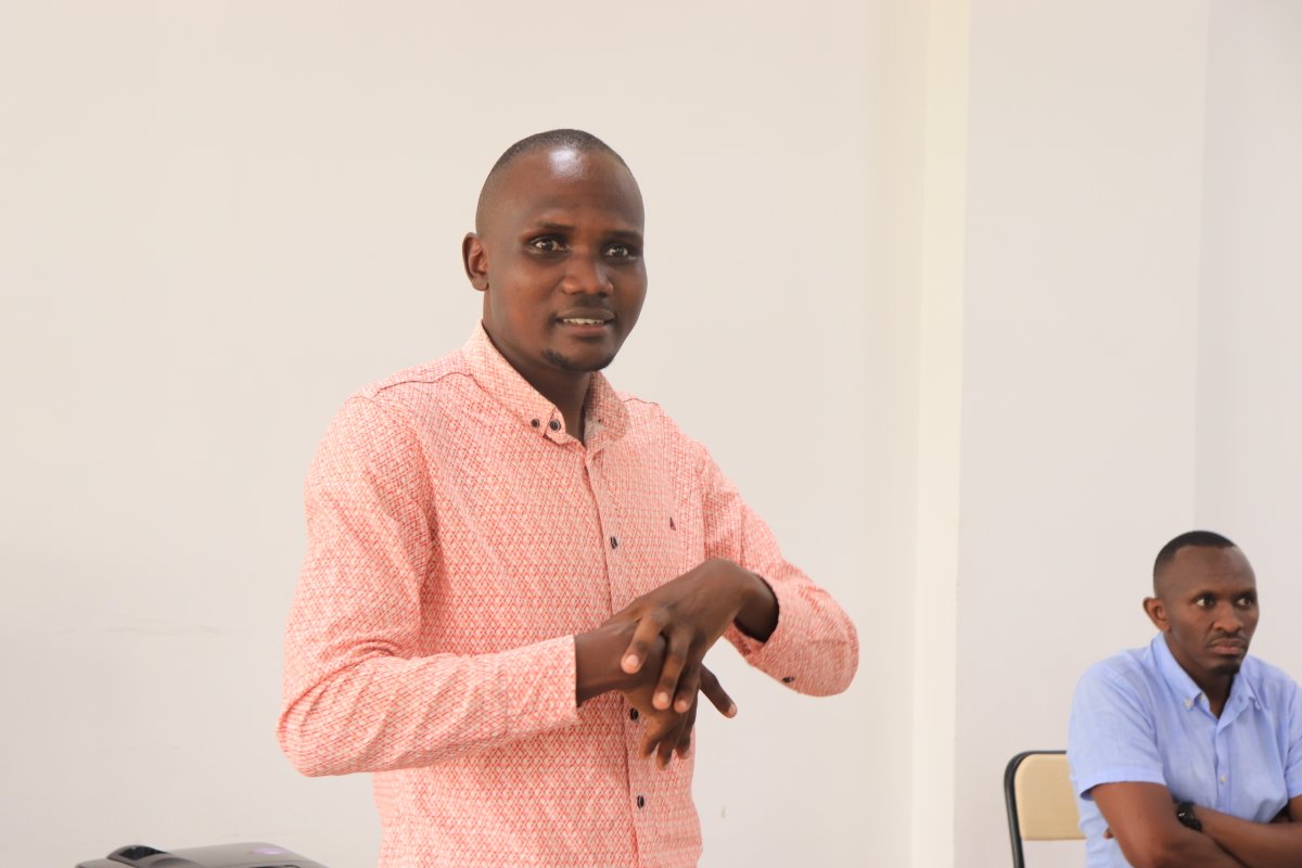UUTechHub's tweet photo. Exciting software engineering session today! 🚀 Thanks to Shaban Bakari 🎙️, Engineer Vincent 🔧, and Tech Hub's Zaid Mohammed 🌐👏 for a fantastic event. Valuable insights and a bright future ahead. 🤝💡 #TechTalks #SoftwareEngineering 📚🙌#UmmaUniversity #UmmaTechHub https://t.co/gsFSSgXdRL