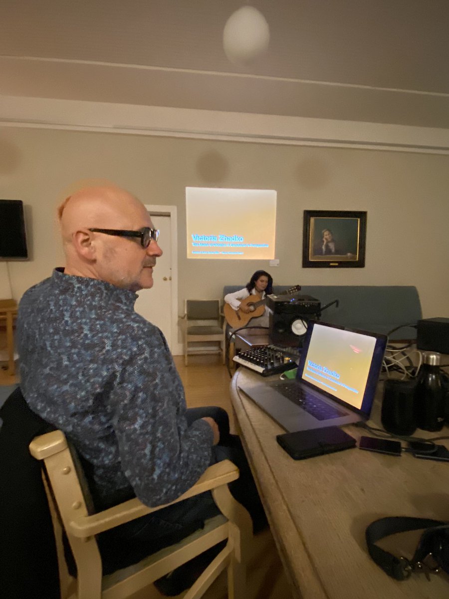 Lorna Carson tweet media