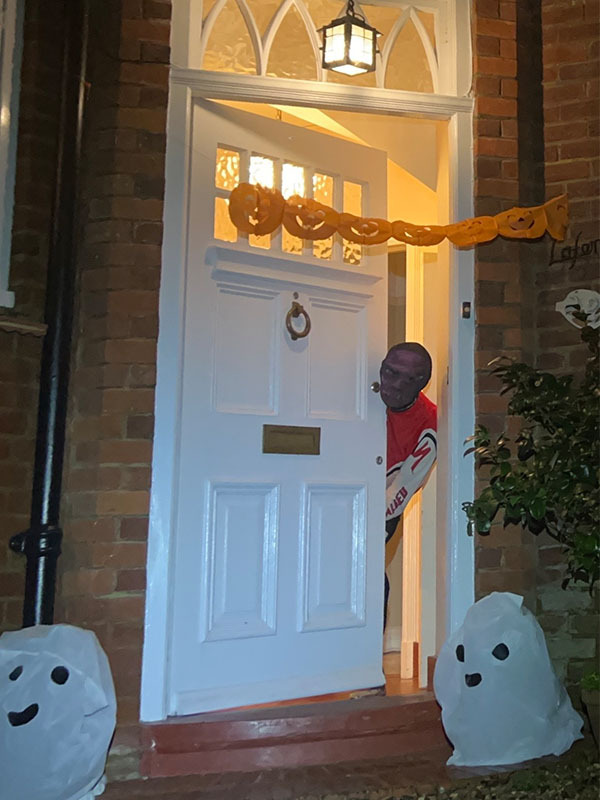 Whether at home or at work, we rarely take half measures. This scary season was no exception. 🎃

Here’s how team Pangea got their Halloween-on this year! 📷