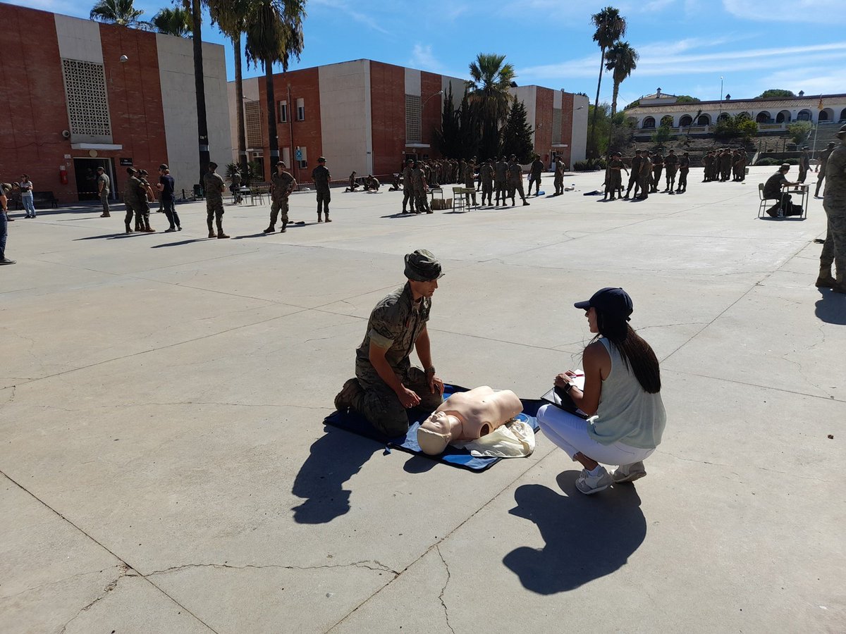 Se completan los módulos de primeros auxilios y, formación y orientación laboral correspondientes al plan de acción individual de desarrollo personal a los alumnos de los #CEFOT,s 1 y 2 impartidos por profesores de la #ACLOG_ET y formación profesional.

#ConocimientoNuestroValor