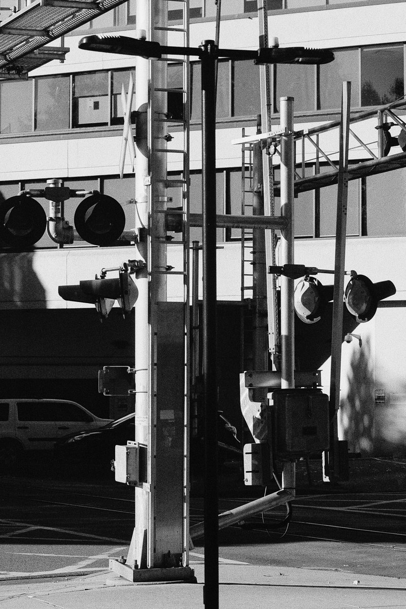 krishooperphoto's tweet photo. Crossings

#NikonFM2 #IlfordHP5 #BlackAndWhite #FilmPhotography #StreetPhotography #BelieveInFilm #Vancouver #Vanspc #HomeDeveloping https://t.co/I2zi96fUIX