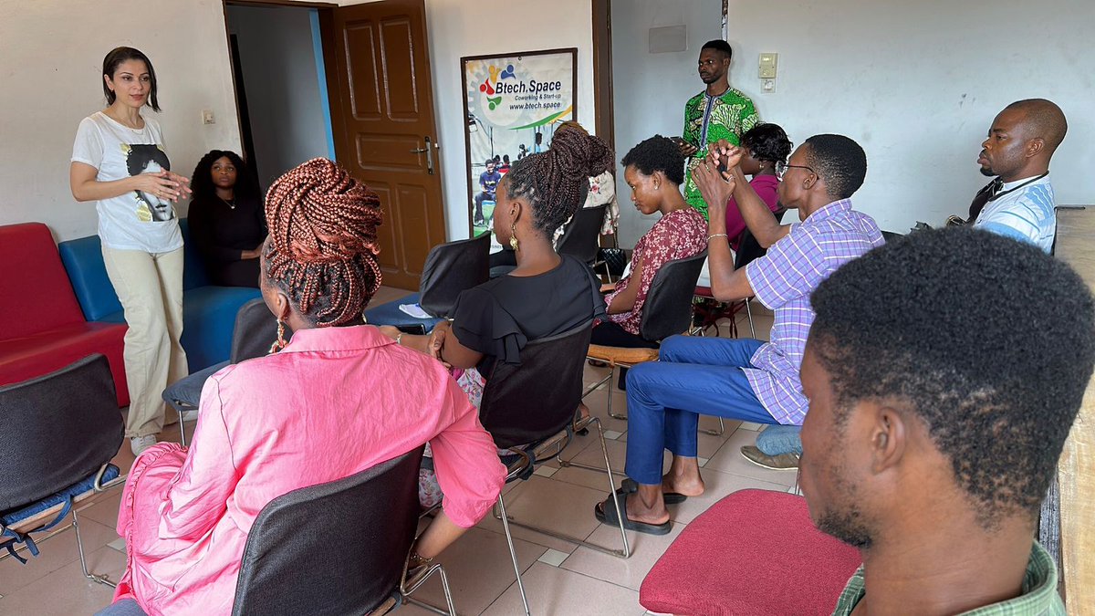 Youth4Challenge's tweet photo. Ce matin, Madame Zaida SAMMOUD, membre de WOMENVAI a partagé avec les participants,des astuces pour réussir dans l'entrepreneuriat numérique.
Merci à nos partenaires #WOMENVAI, #AssociationdesAmazonesduDigital & #BtechSpace
#youthforchallenge
#womenempowerment
#wasexo #senum https://t.co/XbEzEEYNJS
