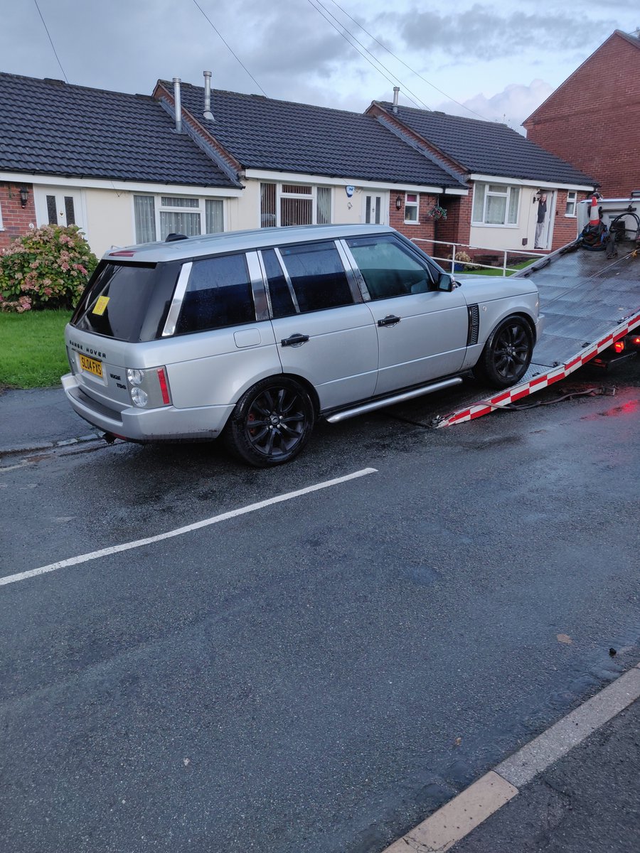 MoorlandsPolice's tweet photo. Yesterday Neighbourhood Officers in Leek seized a vehicle for the following offences:
- No Insurance β
- No Tax β
- No MOT β
Please ensure that your vehicle is legally on the highway π π
#StaySafe
#DriveAware https://t.co/QxbhHTytK2