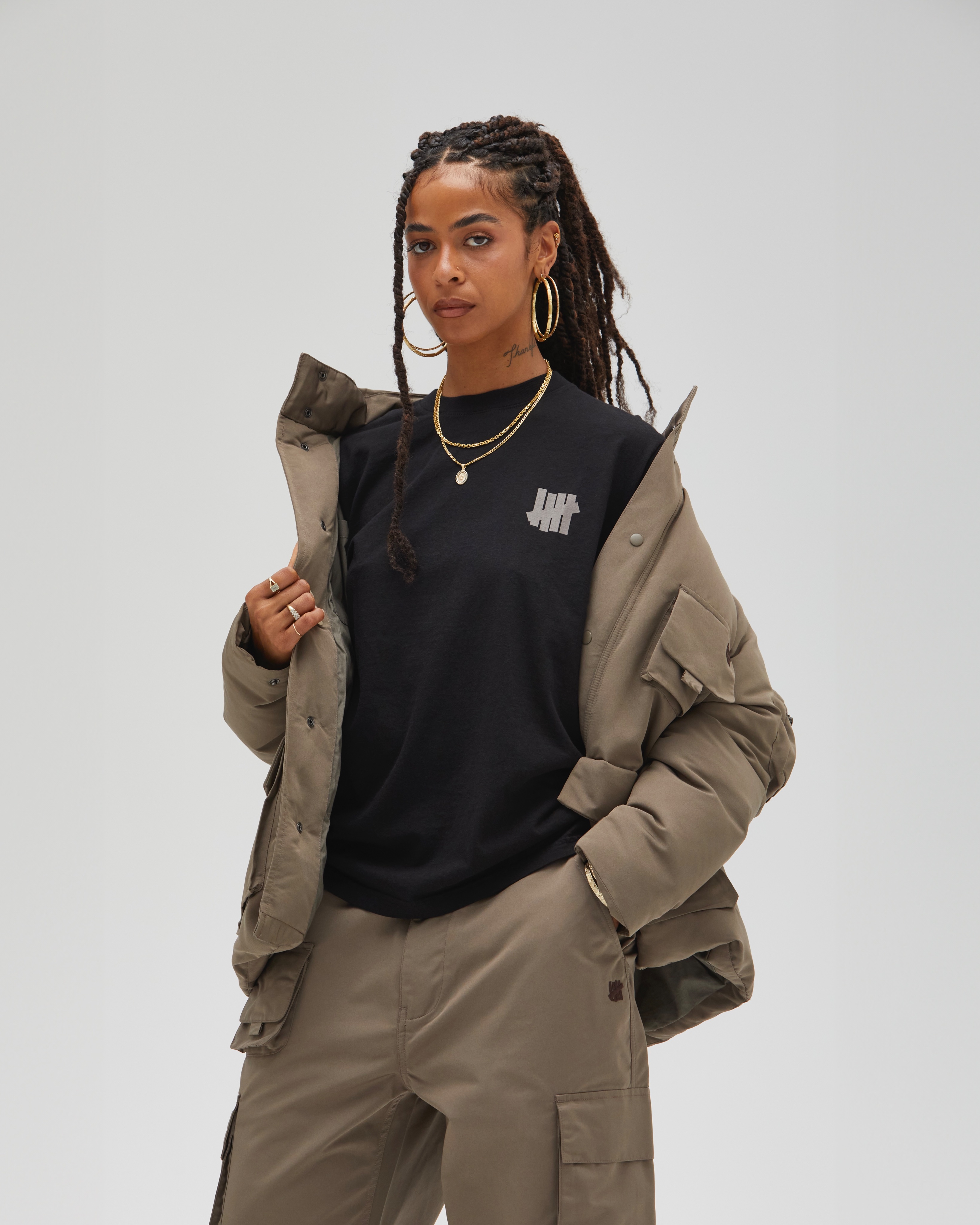 ジャケット・アウター UNDEFEATED HOODED DOWN PUFFER JACKET XL A detailed look into UNDEFEATED HOLIDAY 2023 Drop 1 The