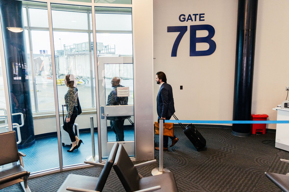 United has introduced a new boarding process to make boarding more convenient. Economy-class travelers with window seats will now be boarding first, followed by travelers with middle & aisle seats. Learn more at: united.com/en/us/fly/trav… #atw #united #airlines #travelnews