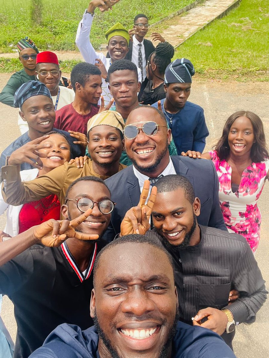 Hashira2022's tweet image. it’s hashira seminar defence day!💛

#FUTA #Class22 #CVE #CivilEngineer