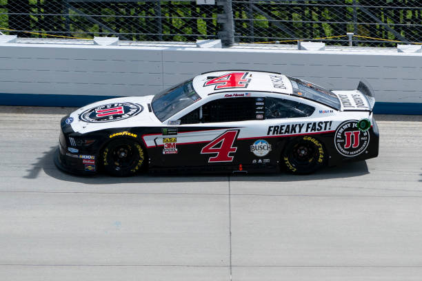 cstory982's tweet photo. Going to miss watching @KevinHarvick race in 2024 I do want to say good luck with your new job in the announcement booth, Good Luck @  Phoenix Raceway 🍀 #4Ever #4EverAChampion #4EverALegacy #4EverTheCloser #4EverADad #4EverHappy #4EverPops #4EverARacer https://t.co/2N7J0MHFyk