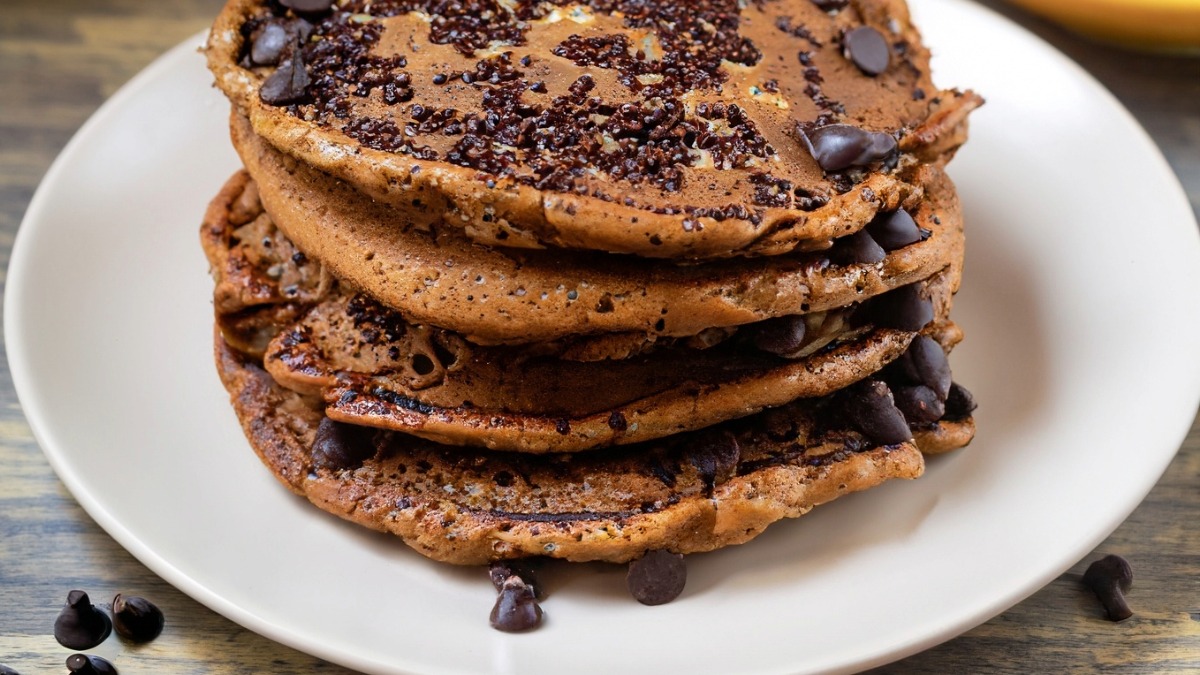 easykidsrecipes's tweet photo. Flip the script on breakfast with red quinoa chocolate chip pancakes! 🥞🍫 Nutritious, delicious, and just a click away.
Get the recipe: https://t.co/nJNWkjxs7T
#QuinoaPancakes #HealthyEats #BreakfastRevolution #KidsRecipes https://t.co/KouPGt5JcY