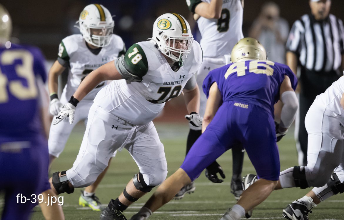 Matthew_W78's tweet photo. https://t.co/0KmAZaprX3 Junior regular szn highlights 6’5 280 Right Tackle @CSmithScout @Football_BCS @JohnLangFB @CoachBethany @PrepRedzoneTN @CoachJimBridge @TNGridironScout @TnVarsity @sportszonetv1 https://t.co/ZMgYTbJDbg