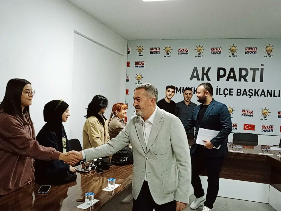 📌İlçe başkanımız Sayın Osman ÖZPEK'in katılımlarıyla ilçe gençlik kolları başkanımız İlhan Soydan DÖNMEZ'in başkanlığında haftalık olağan yönetim kurulu toplantımızı gerçekleştirdik.