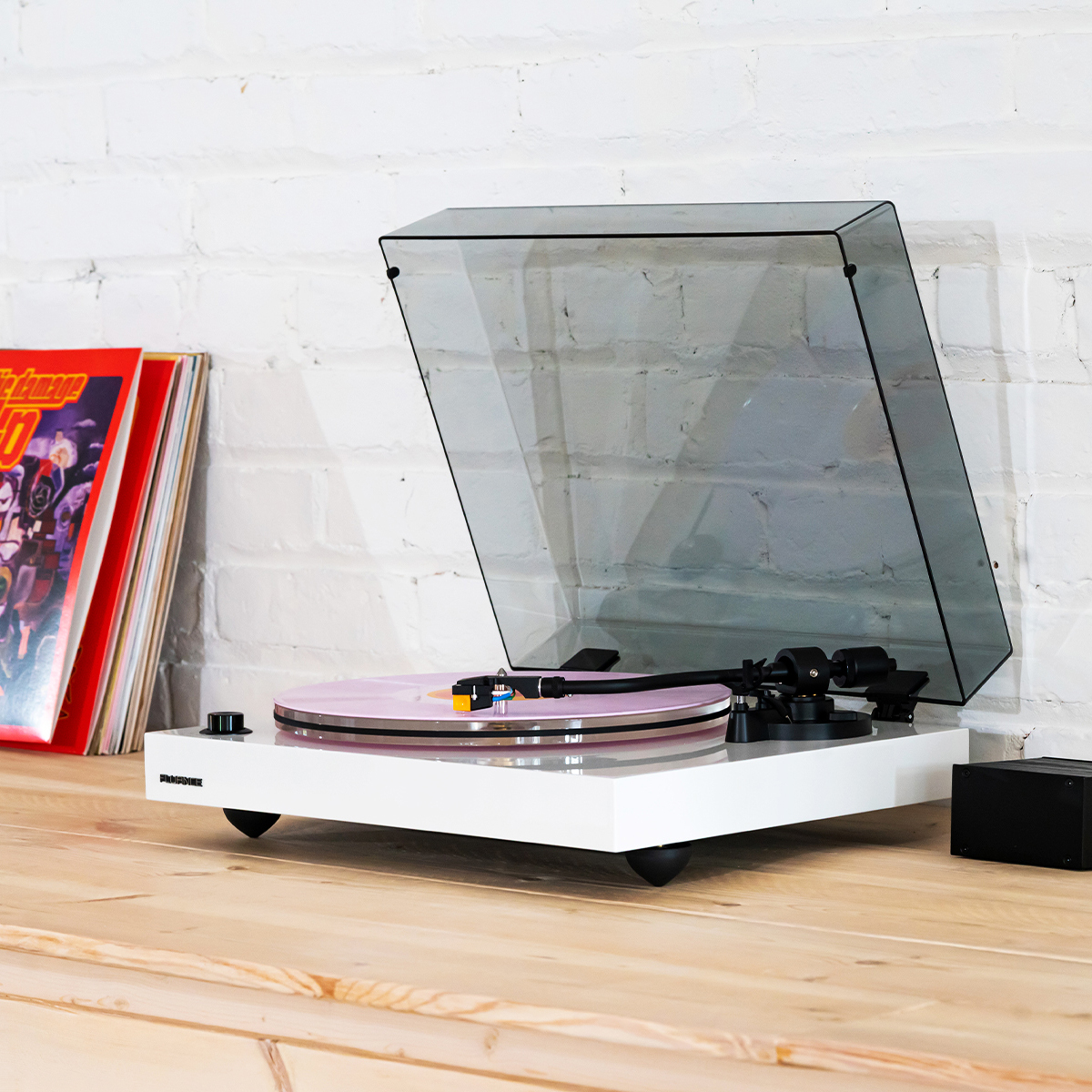 Fluance's tweet photo. 🎶 Dive into perfect vinyl sound with our RT85N Reference Turntable! 🎵 Imagine a motor that meticulously maintains the right speed for your records. Using a sensor #RT85 continuously checks and adjusts how fast the vinyl spins, ensuring a super smooth playback
#RespectTheRecord https://t.co/ujbKwXXcsQ