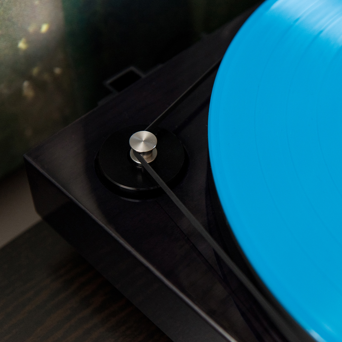 Fluance's tweet photo. 🎶 Dive into perfect vinyl sound with our RT85N Reference Turntable! 🎵 Imagine a motor that meticulously maintains the right speed for your records. Using a sensor #RT85 continuously checks and adjusts how fast the vinyl spins, ensuring a super smooth playback
#RespectTheRecord https://t.co/ujbKwXXcsQ