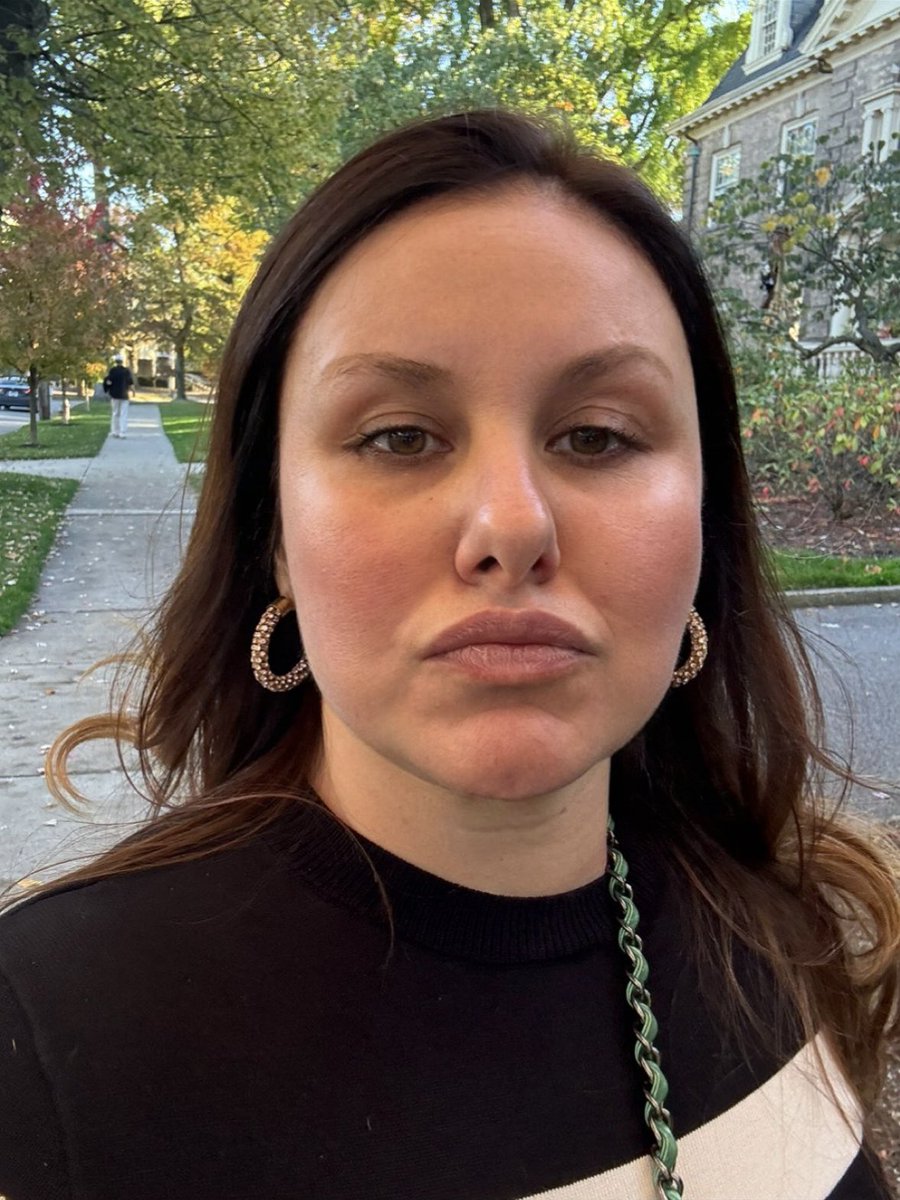 Sarah Larchmont tweet media