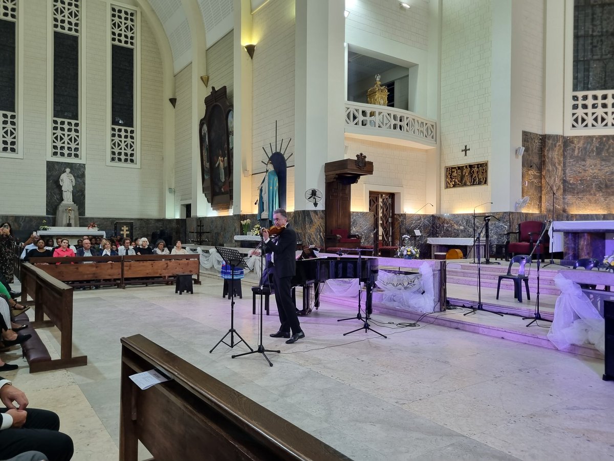 ItalyinMoz's tweet photo. 🎶 In questo momento: presso la Cattedrale di Maputo, concerto di musica classica organizzato da Fundação Musiarte e Conservatorio Steffani. #SLIM23 https://t.co/p6h7Alc2By