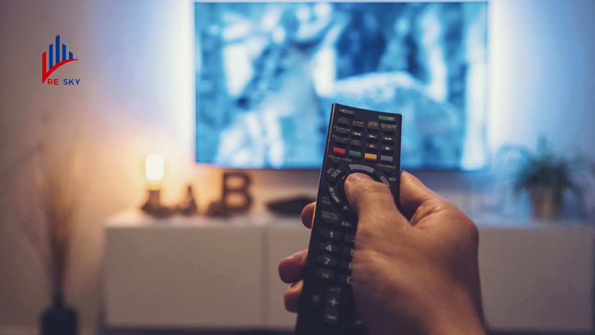 RESKY_2022's tweet photo. 🍿 Noviembre es un mes ideal para quedarse en casa viendo series y películas, nos invita a disfrutar de un buen sofá y una manta. 📺 En este articulo hablamos de algunas de las series que no te puedes perder. ➕ info 👇
https://t.co/KMdVzTNDVL
#resky #comunicación #innovación https://t.co/HD096WBXiG