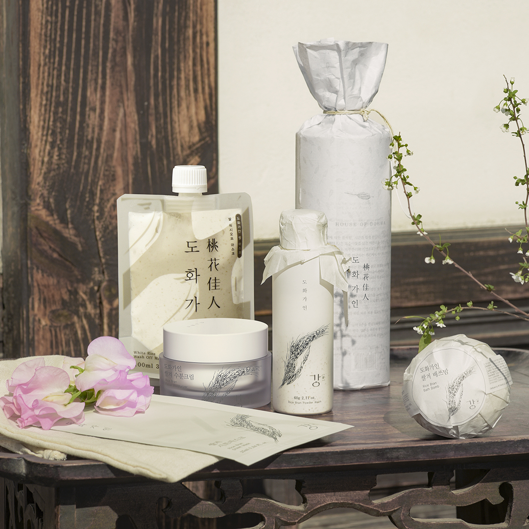cupidrop's tweet photo. We've just added House of Dohwa 도화가인 to our collection!

We're absolutely adoring their timeless Korean skincare vibes and their impeccably aesthetic products. What's even better, all of their items are vegan, cruelty-free, and suitable for all skin types! 💚 https://t.co/dbpQ1XGJrT