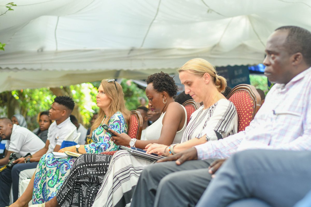 MahmoudNoor03's tweet photo. Earlier today with the Slovak Ambassador, Youth Champion @charlruto,@KilifiCountyGov CEC Hon Felkin Dena we witnessed the pitched foe hackathon finalists with solutions within the Blue economy sector. Thanks to @DavidOgiga, @Sote_Hub for cordinating #Theblueeconmy summit. https://t.co/TsieqOepdN