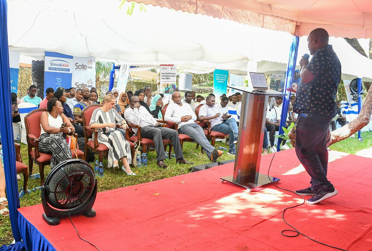 MahmoudNoor03's tweet photo. Earlier today with the Slovak Ambassador, Youth Champion @charlruto,@KilifiCountyGov CEC Hon Felkin Dena we witnessed the pitched foe hackathon finalists with solutions within the Blue economy sector. Thanks to @DavidOgiga, @Sote_Hub for cordinating #Theblueeconmy summit. https://t.co/TsieqOepdN